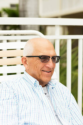 Blue Light + UV Protection: How Photochromic Lenses Protect Your Eyes Indoors and Out
