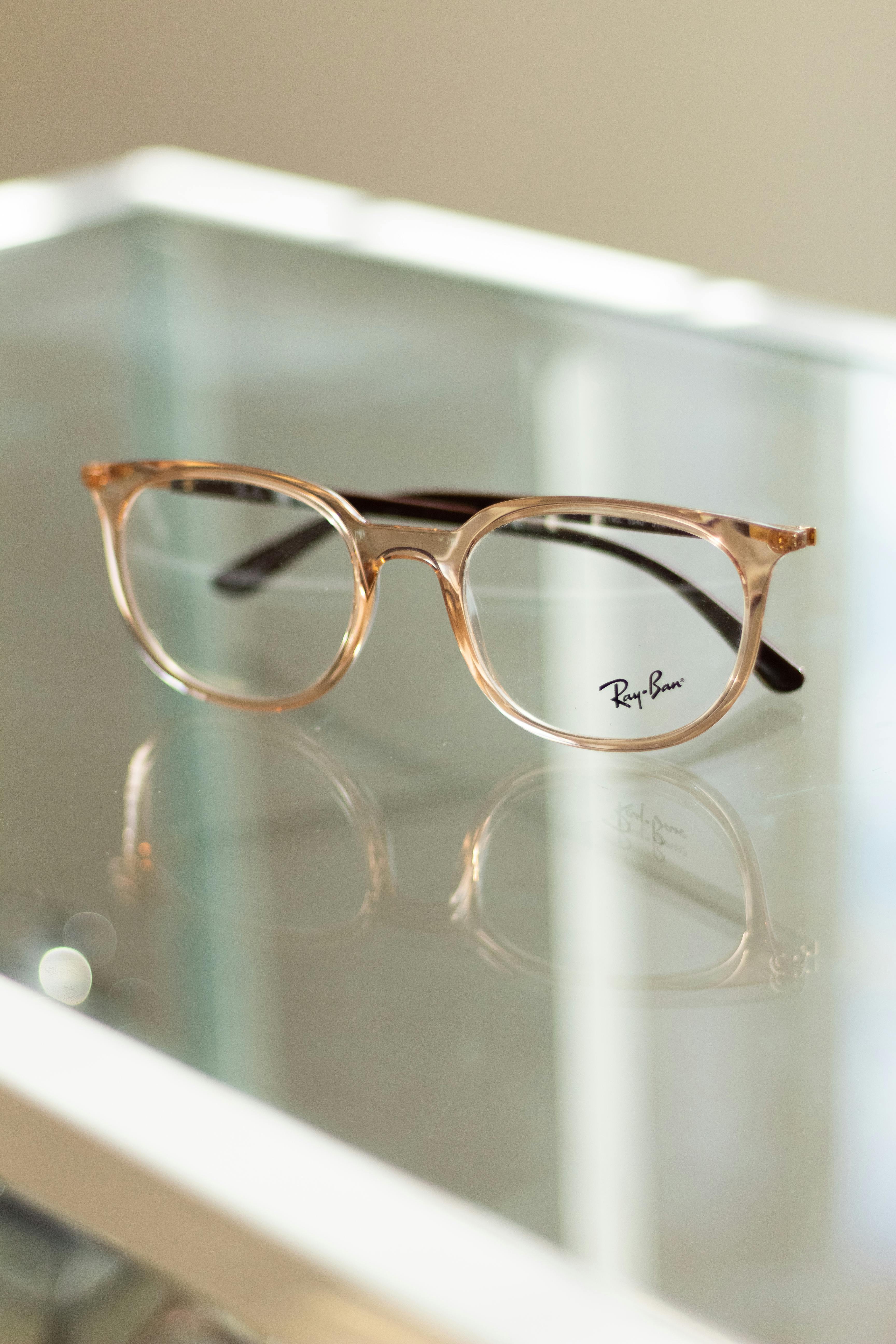 Why Everyone is Obsessed with Clear Frame Glasses? – Optica Kenya